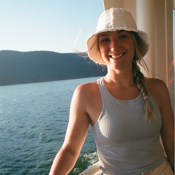 Meet your Posher, Sasha - Picture 1 of 1